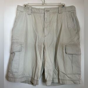 IZOD Cargo Shorts Mens 34W Beige Hiking Outdoor Multi Pockets NWT